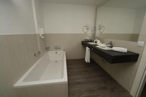 Habitación Familiar Superior del hotel Rf San Borondon. Foto 7