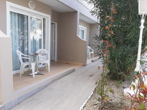 Habitación Superior con vistas a la piscina del hotel Rf San Borondon. Foto 9