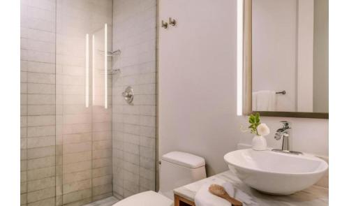 Guest Room, 1 King Bed, Non - Smoking del hotel Duane Street Hotel. Foto 8