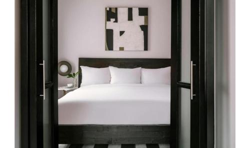 Suite con 1 cama extragrande y sofá cama - No fumadores del hotel Duane Street Hotel. Foto 10