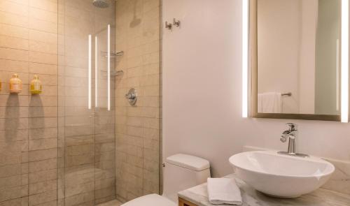 Guest Room, 1 Queen Bed, Non - Smoking del hotel Duane Street Hotel. Foto 11