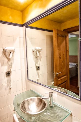 Habitación Doble Superior del hotel El Sella. Foto 1