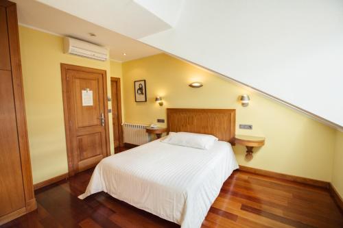 Habitación Doble - Ático del hotel El Sella. Foto 2