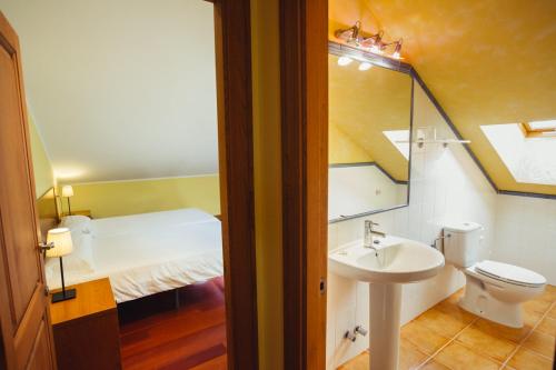 Habitación con 2 camas individuales - Ático del hotel El Sella. Foto 1