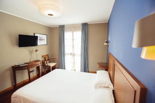 Habitación Doble Superior del hotel El Sella. Foto 4