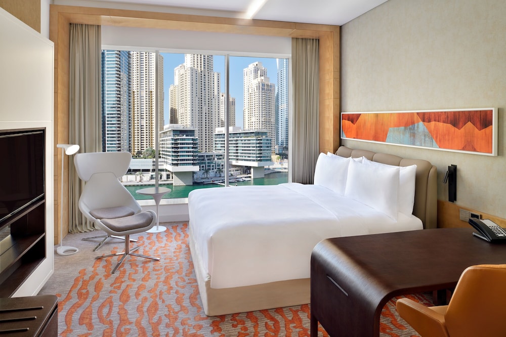 Habitación Premium, 1 cama de matrimonio grande, vistas al puerto deportivo del hotel Crowne Plaza Dubai Marina