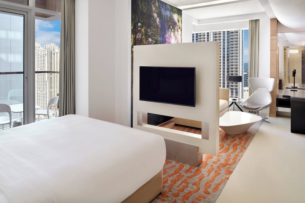 Habitación junior doble, 1 cama de matrimonio grande (High Floor) del hotel Crowne Plaza Dubai Marina. Foto 2