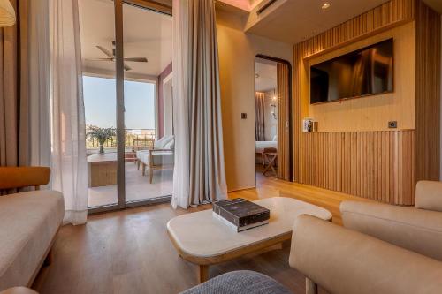 Junior Suite TERRACE LARIOS del hotel Only You Malaga. Foto 5