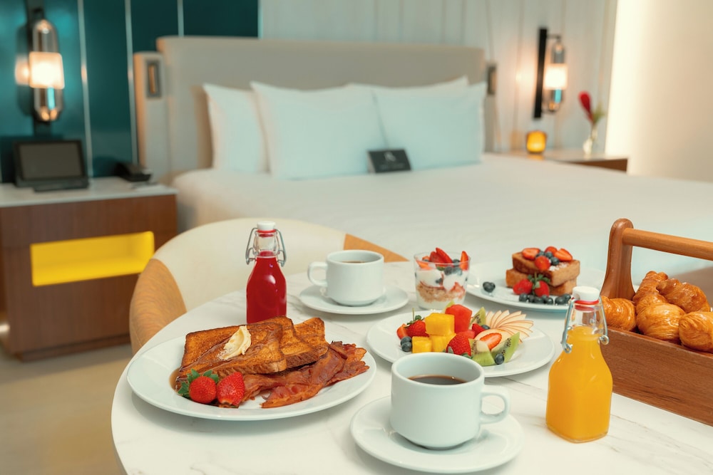 Rock Royalty Caribbean Sand Suite Cama King y Sofá Cama del hotel Hard Rock and Casino Punta Cana All Inclusive