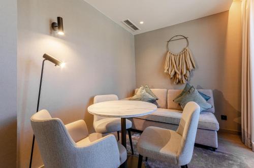 Suite Junior con balcón del hotel Omid Saldanha. Foto 5