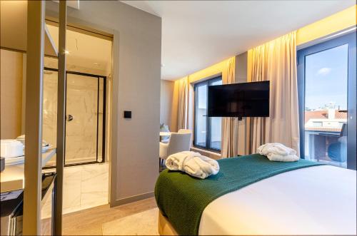 Suite Junior con balcón del hotel Omid Saldanha. Foto 9