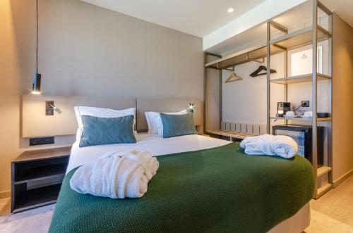 Suite Junior con balcón del hotel Omid Saldanha. Foto 11