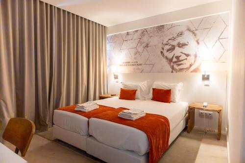 Habitación Doble Estándar - 2 camas del hotel The Icons Lisbon Central. Foto 11