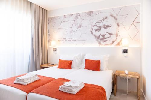 Habitación Doble Estándar - 2 camas del hotel The Icons Lisbon Central. Foto 14