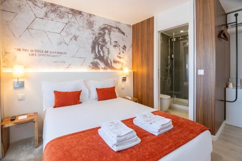Habitación Doble Estándar del hotel The Icons Lisbon Central. Foto 6