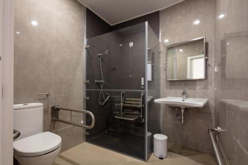Habitación Doble adaptada para personas con movilidad reducida del hotel The Icons Lisbon Central