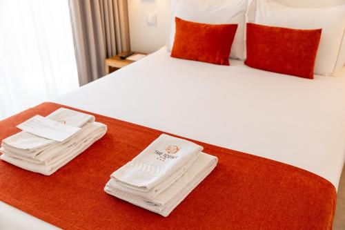 Habitación Doble Deluxe con balcón del hotel The Icons Lisbon Central. Foto 14