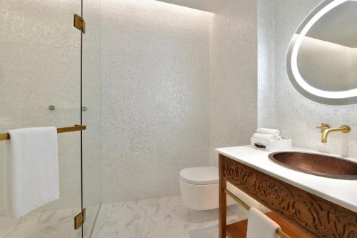Habitación Estandar del hotel Indigo Dubai Downtown. Foto 5