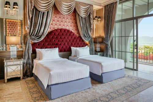 Habitación Executive Deluxe con 2 camas individuales del hotel Mövenpick Resort Khao Yai. Foto 3
