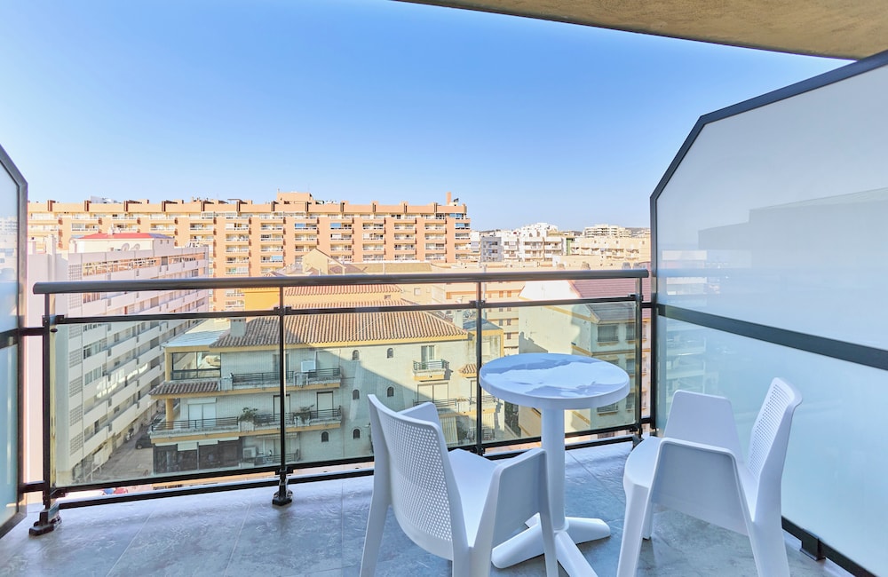 Habitación Confort del hotel Leonardo Hotel Fuengirola Costa Del Sol. Foto 5