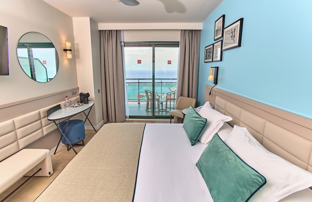 Habitación Deluxe del hotel Leonardo Hotel Fuengirola Costa Del Sol. Foto 4