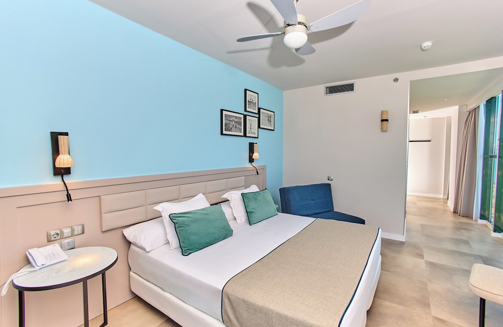 Suite Junior del hotel Leonardo Hotel Fuengirola Costa Del Sol. Foto 4