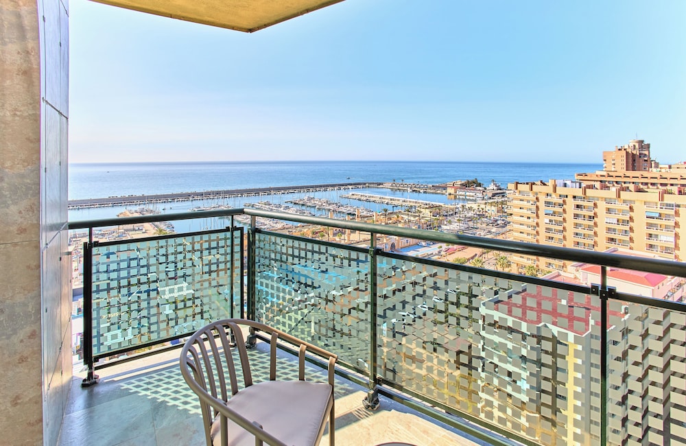Suite Junior del hotel Leonardo Hotel Fuengirola Costa Del Sol. Foto 12
