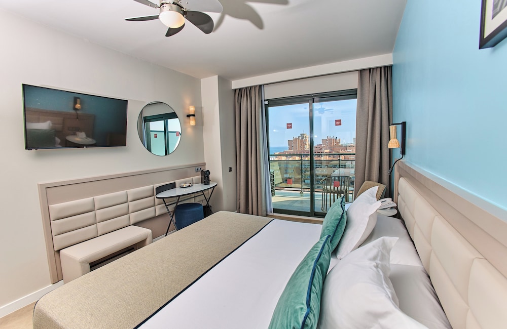 Habitación Superior del hotel Leonardo Hotel Fuengirola Costa Del Sol. Foto 12