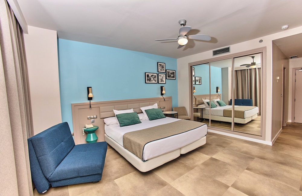 Habitación Superior del hotel Leonardo Hotel Fuengirola Costa Del Sol. Foto 13