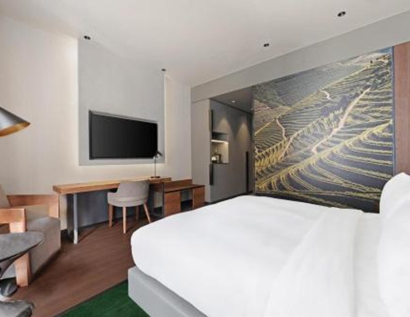 Habitación con cama extragrande del hotel Hilton Porto Gaia. Foto 6
