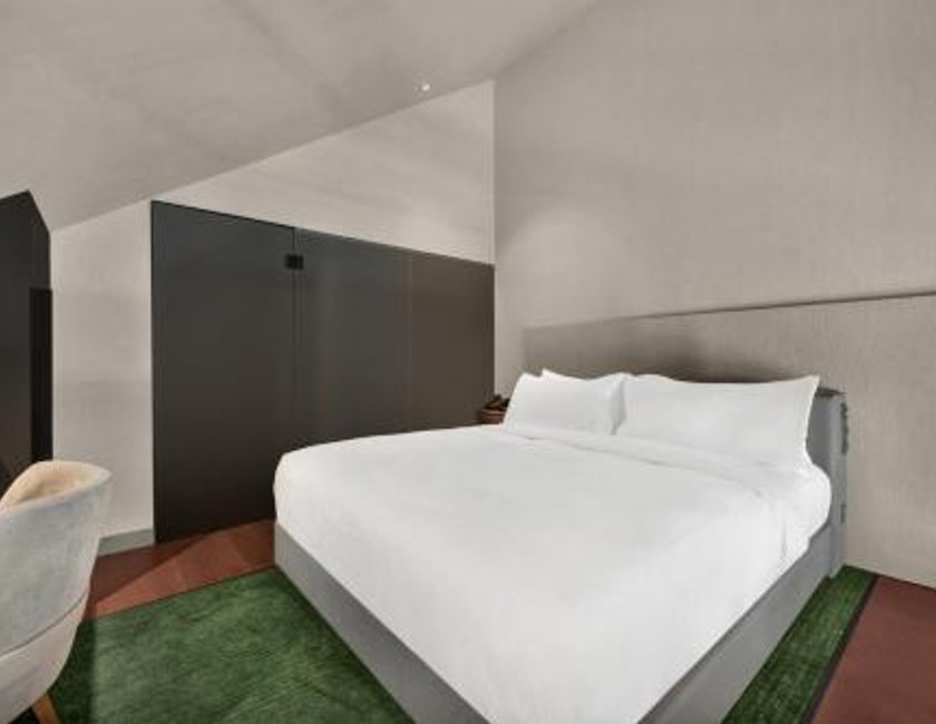 Suite Dúplex Doble con cama grande del hotel Hilton Porto Gaia. Foto 3