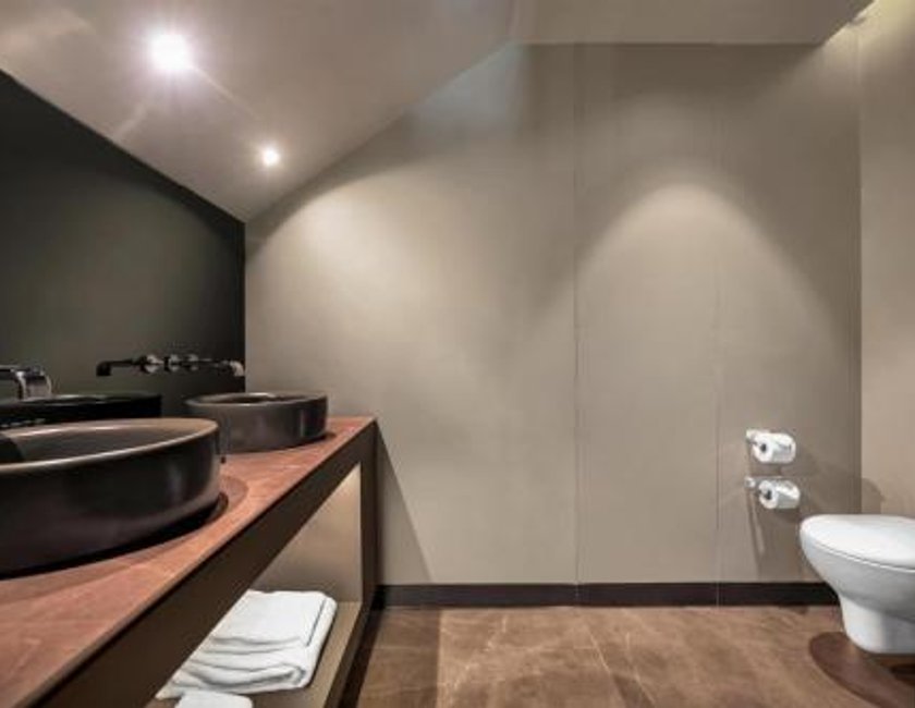 Suite Dúplex Doble con cama grande del hotel Hilton Porto Gaia. Foto 4