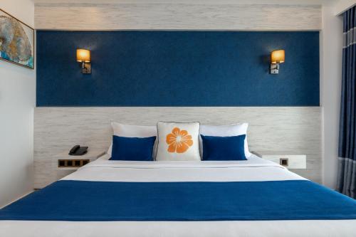 Habitación Doble Deluxe con vistas al mar y balcón del hotel Kaani Palm Beach. Foto 16