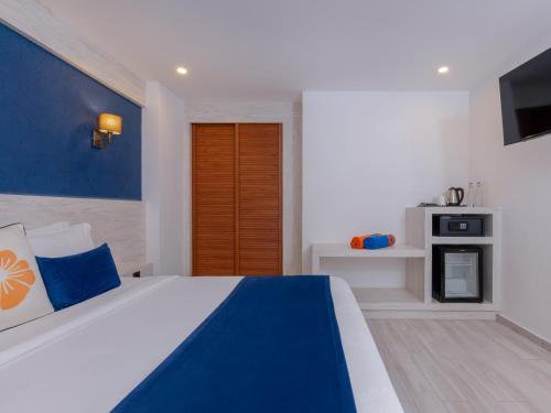 Habitación Doble Estándar (sin ventanas) del hotel Kaani Palm Beach. Foto 6