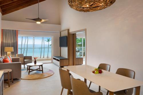 Suite Preferente frente al mar - 1 cama extragrande   del hotel Dreams La Romana All-Inclusive Resort and Spa. Foto 1