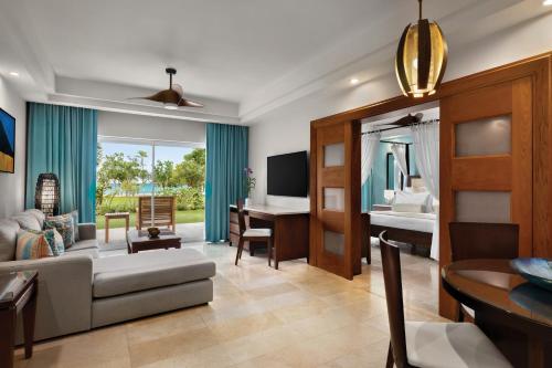Suite Principal Preferred Club frente al mar - 1 cama extragrande   del hotel Dreams La Romana All-Inclusive Resort and Spa. Foto 3