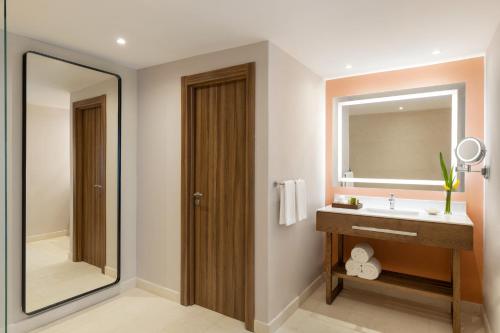 Suite Familiar Preferred Club del hotel Dreams La Romana All-Inclusive Resort and Spa. Foto 3