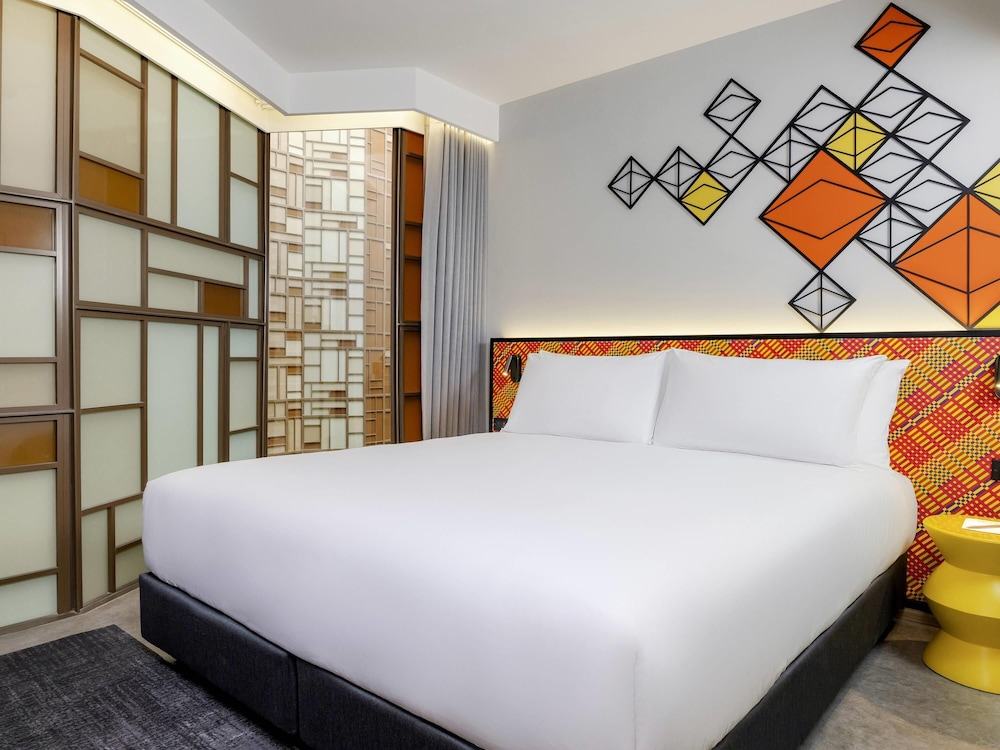 Habitación Superior, vistas al atrio - 1 cama king size del hotel Ibis Styles Bangkok Silom