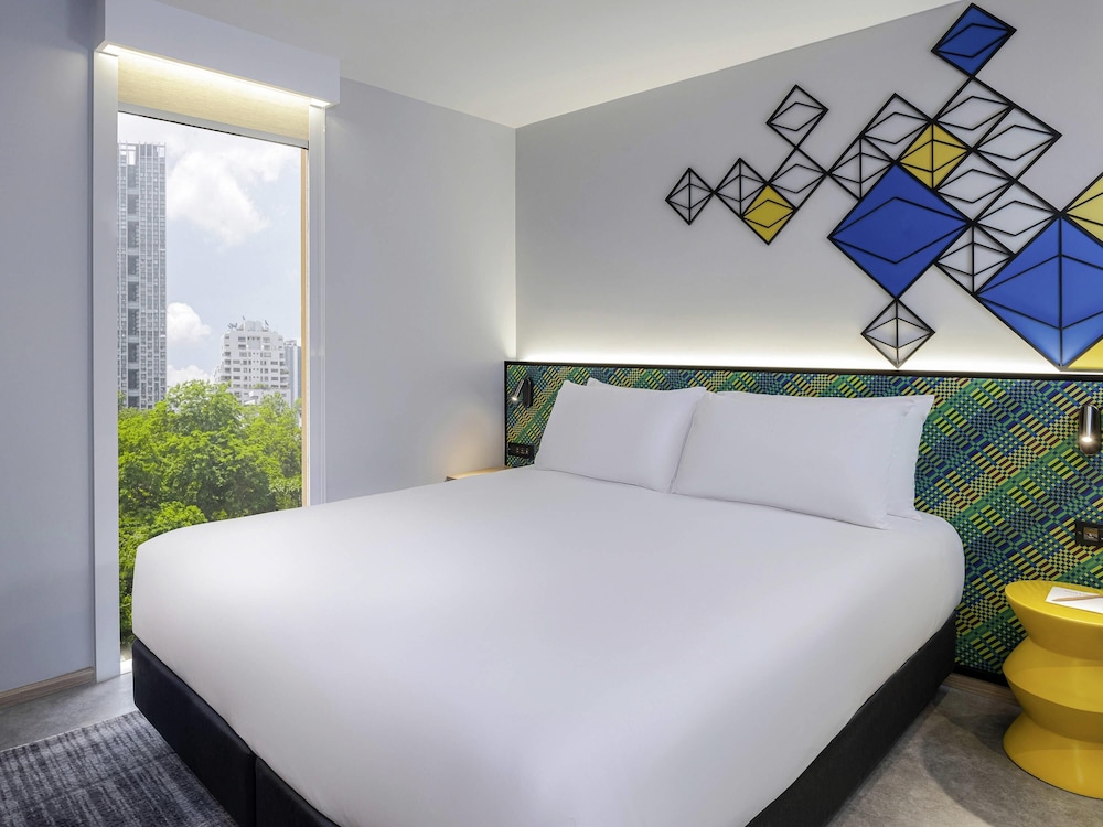 Suite Familiar 2 Habitaciones Conectadas - 1 Cama King Size y 2 Camas Individuales del hotel Ibis Styles Bangkok Silom. Foto 1