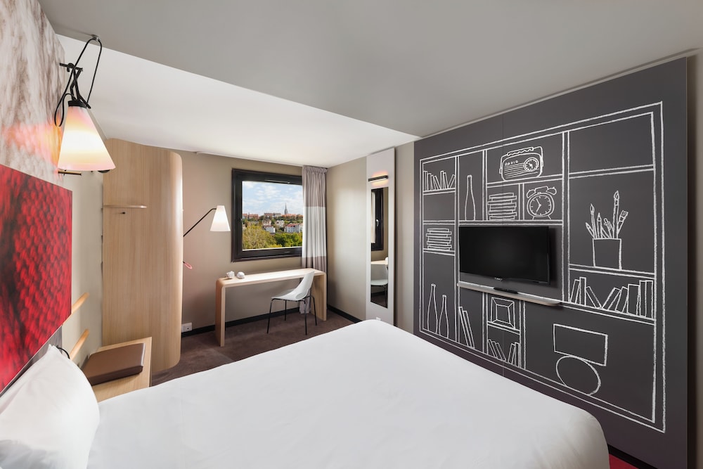 Habitación Ibis Premium con 1 cama doble y sofá - cama del hotel ibis Budapest Castle Hill. Foto 2