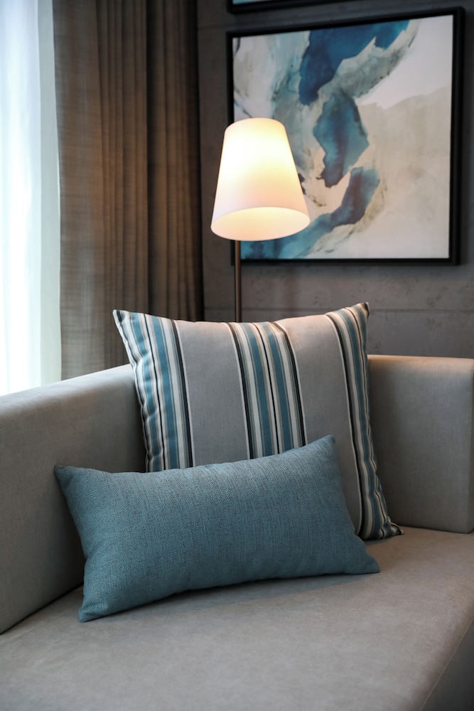 Habitación Deluxe con 2 camas individuales del hotel Mercure Dubai Gold District. Foto 3
