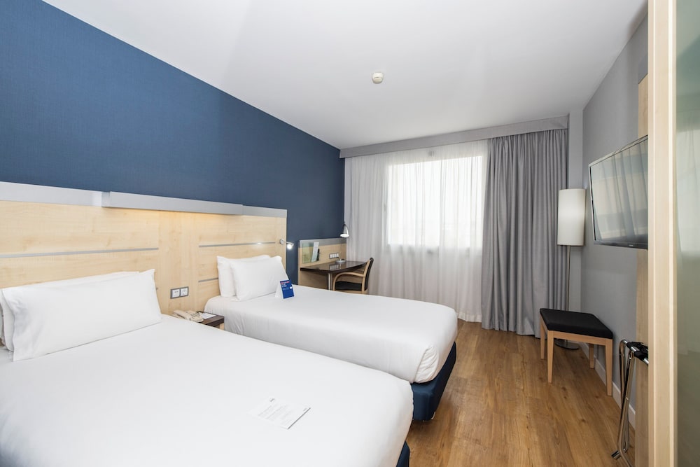 Habitación estándar (Free Breakfast) del hotel Holiday Inn Express Barcelona City 22@, An Ihg. Foto 4