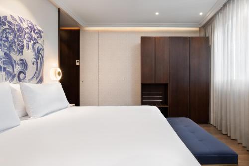 Habitación Doble Deluxe - 1 o 2 camas del hotel Eurostars Universal Lisboa. Foto 14