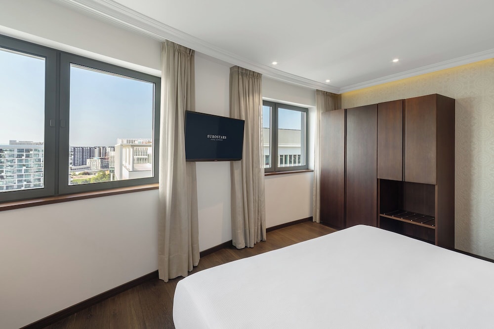 Habitación Doble Deluxe del hotel Eurostars Universal Lisboa. Foto 12