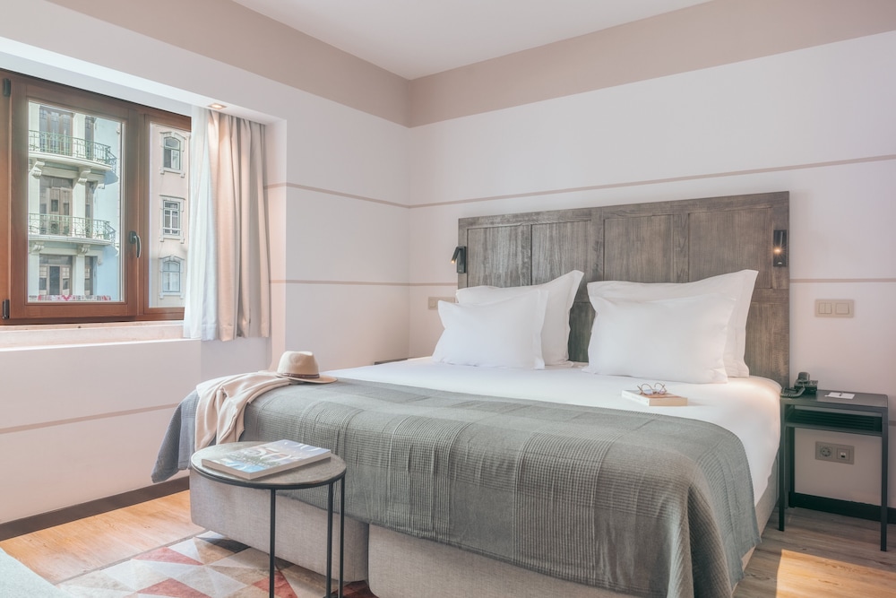 Habitación clásica con 1 cama doble o 2 individuales del hotel Pestana Lisboa Vintage