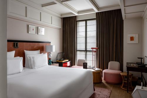 Grande Superior Room del hotel Sinner Paris. Foto 2