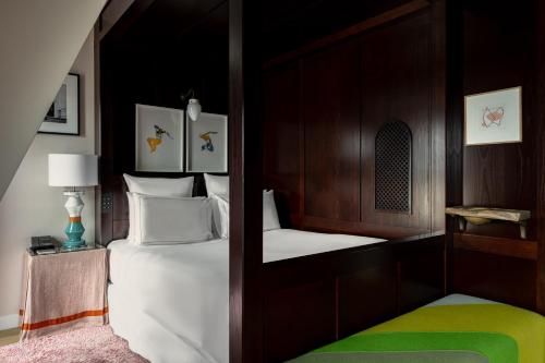 Habitación Clásica del hotel Sinner Paris. Foto 1