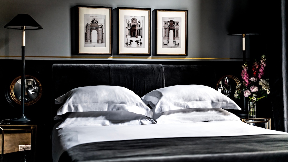 Habitación Deluxe, balcón del hotel Monsieur George and Spa – Champs Elysées