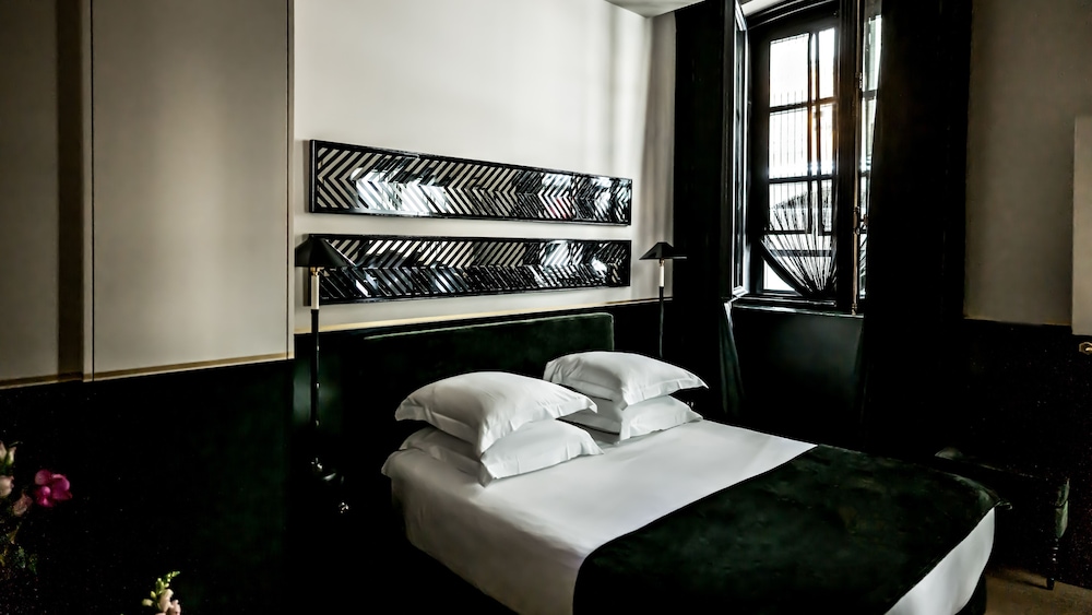 Habitación clásica - Planta baja del hotel Monsieur George and Spa – Champs Elysées