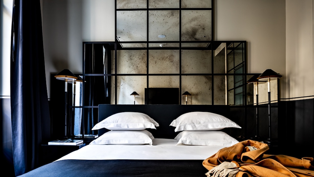 Habitación familiar, habitaciones comunicadas del hotel Monsieur George and Spa – Champs Elysées